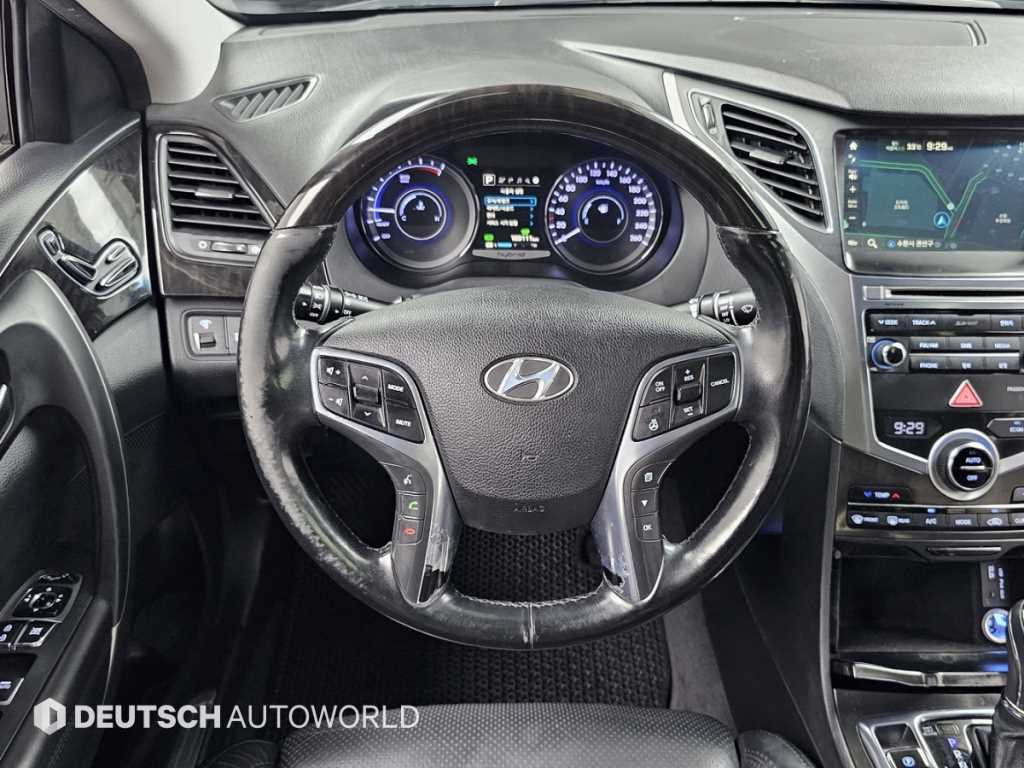 Hyundai Grandeur — photo 13