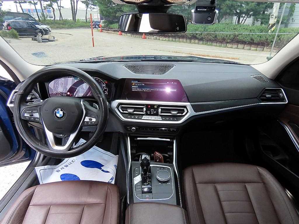BMW 3-Series — photo 07