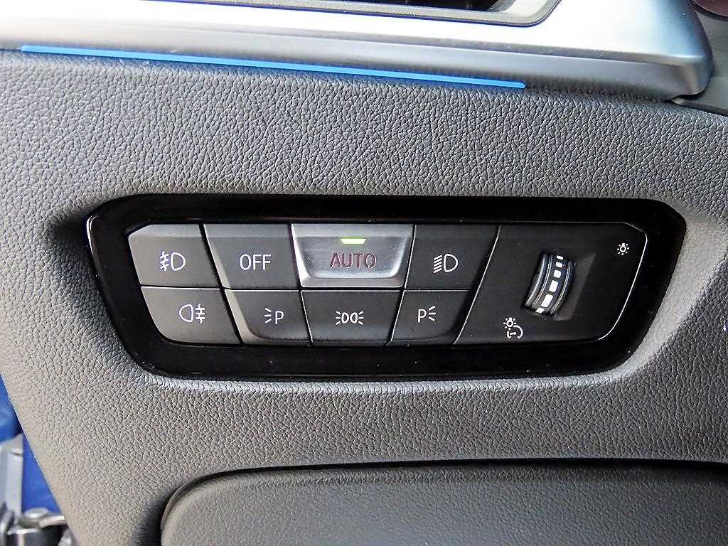 BMW 3-Series — photo 13