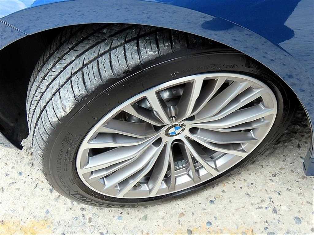 BMW 3-Series — photo 20