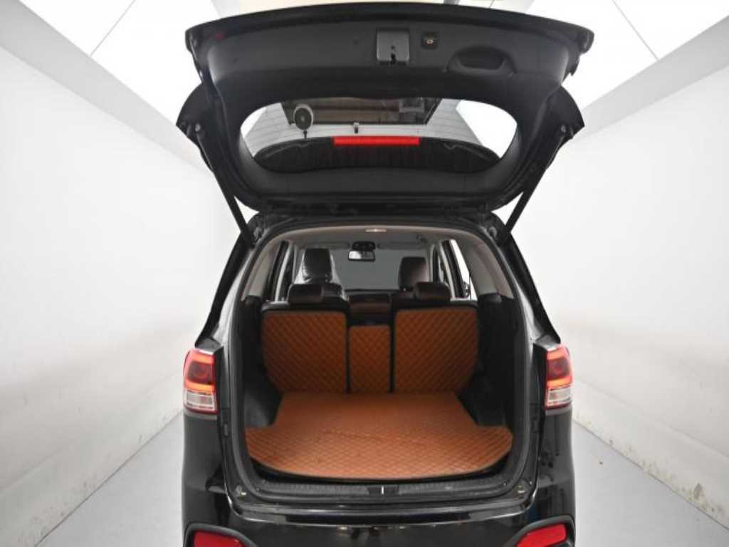 Kia Sorento — photo 10