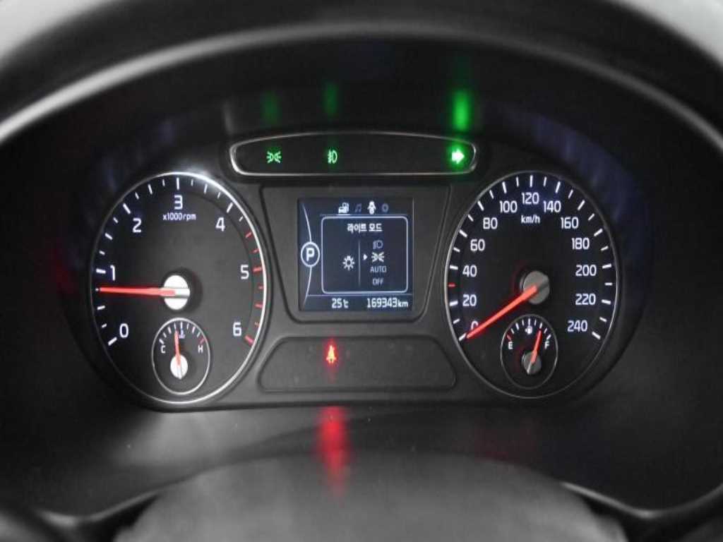 Kia Sorento — photo 14