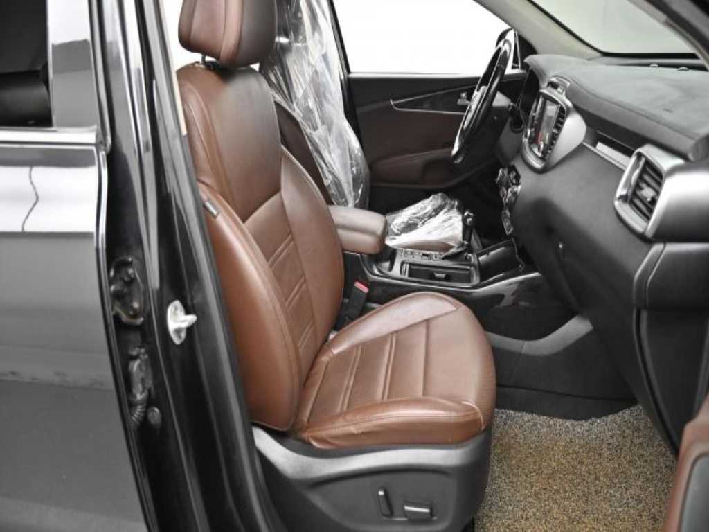 Kia Sorento — photo 16