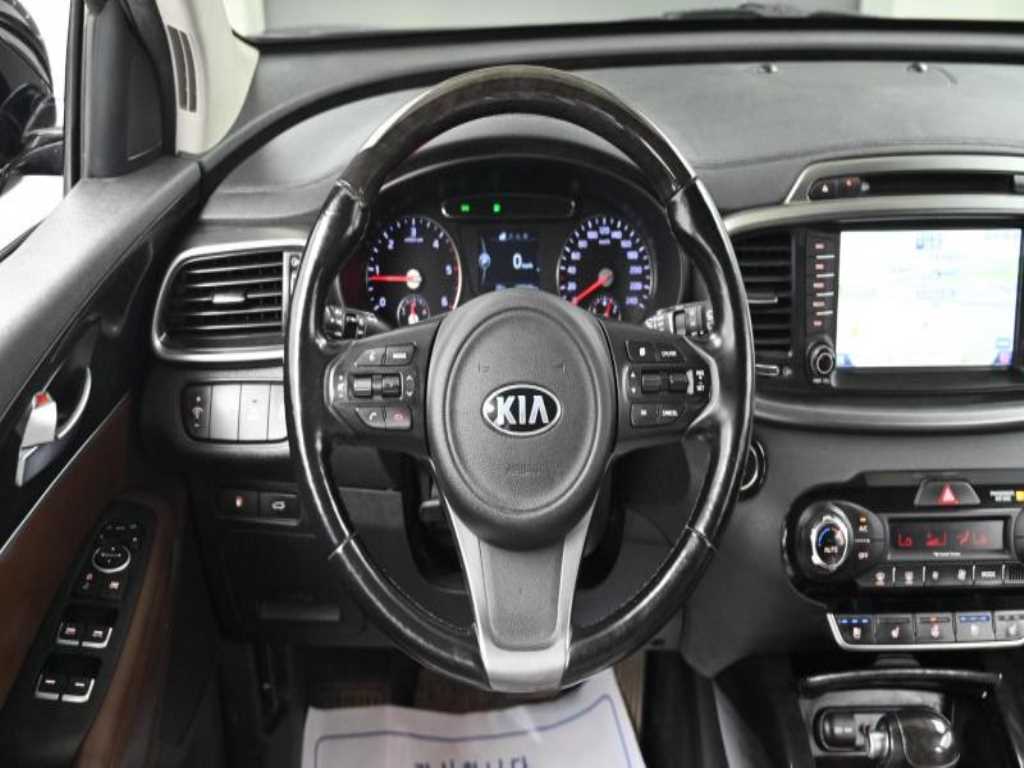 Kia Sorento — photo 19