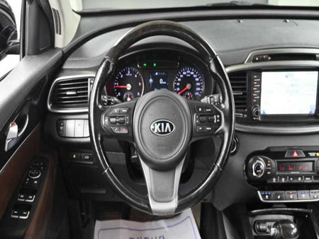 Kia Sorento — photo 19