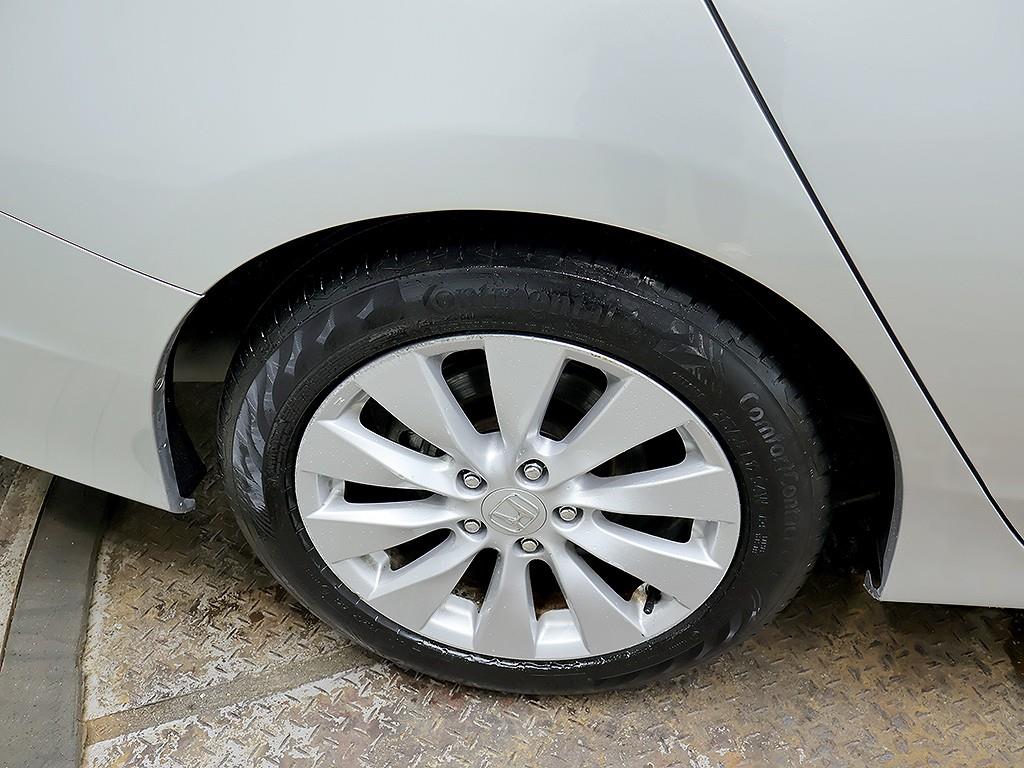 Honda Accord — photo 08