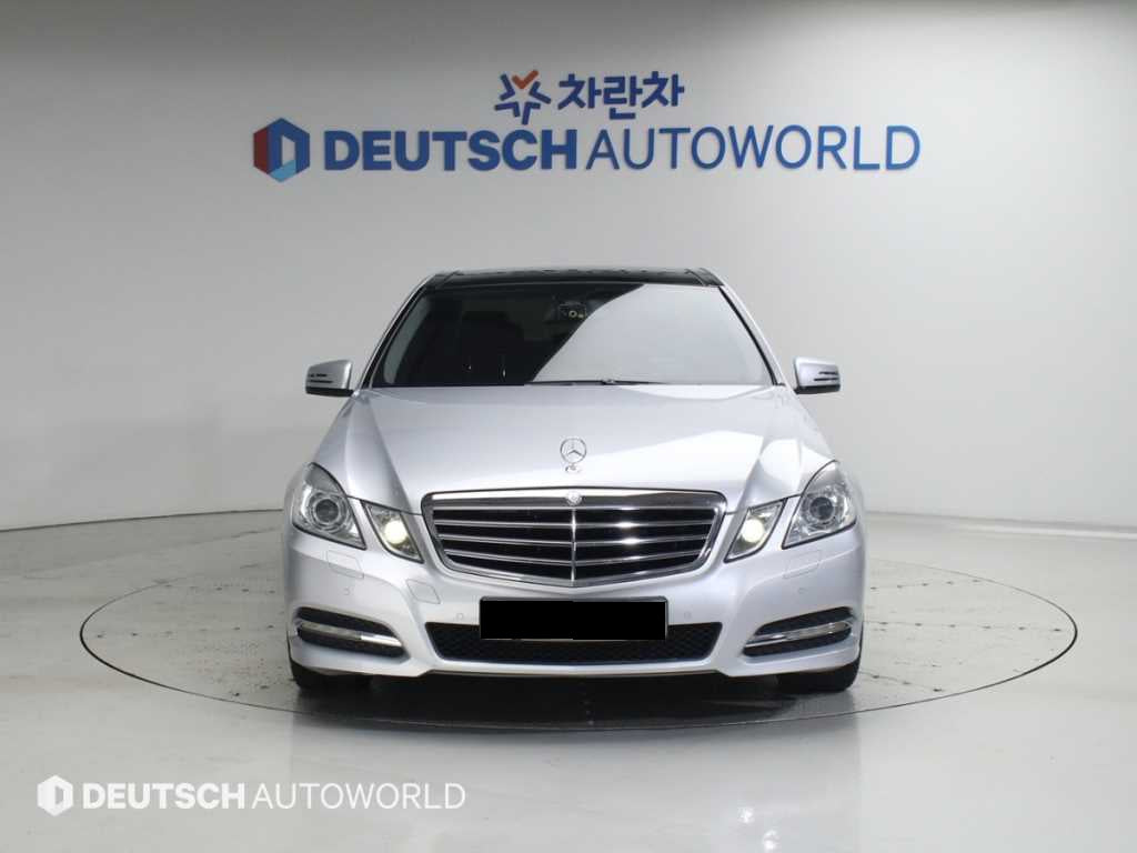 Mercedes-Benz E-Class — photo 03
