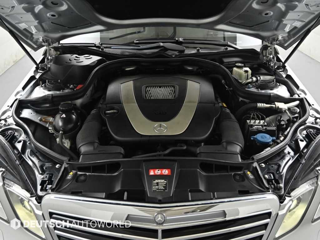 Mercedes-Benz E-Class — photo 06
