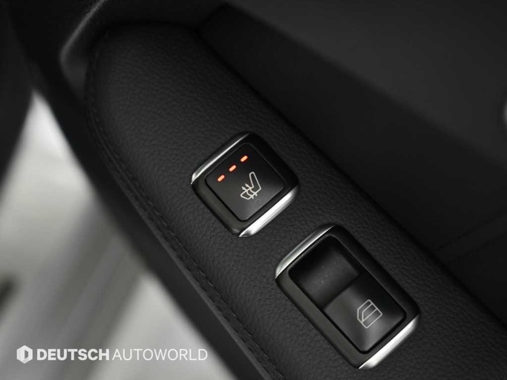 Mercedes-Benz E-Class — photo 16