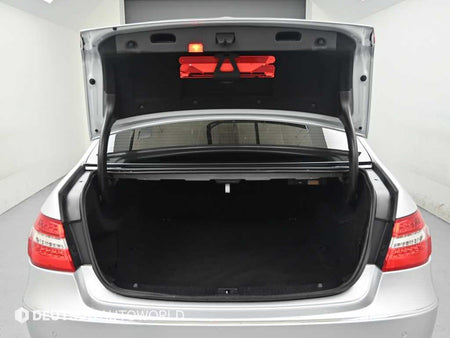 Mercedes-Benz E-Class — photo 19