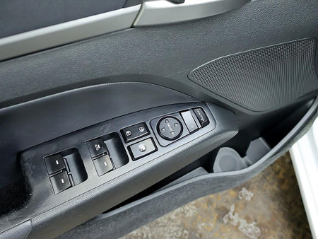 Hyundai Avante — photo 13