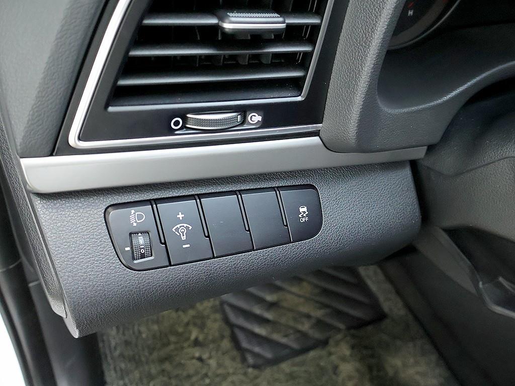 Hyundai Avante — photo 14