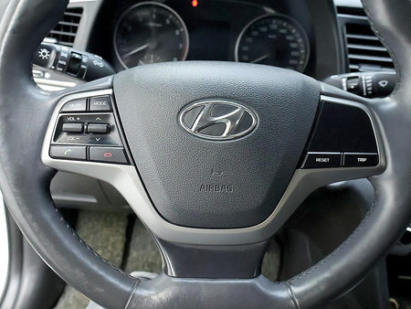 Hyundai Avante — photo 16