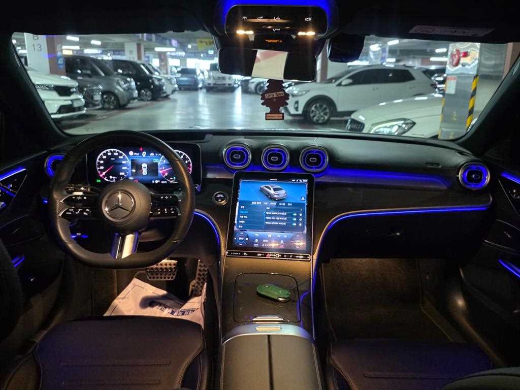 Mercedes-Benz C-Class — photo 08
