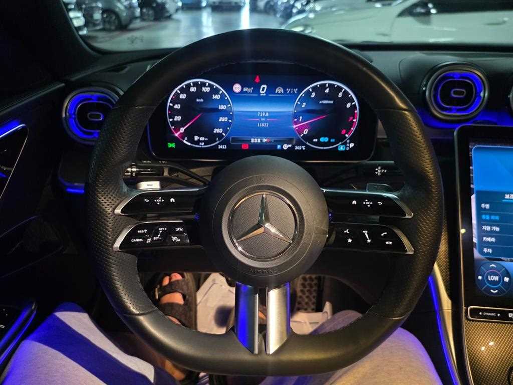 Mercedes-Benz C-Class — photo 09