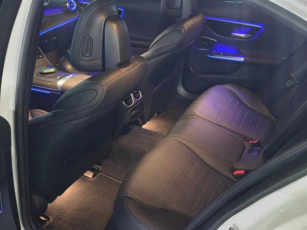 Mercedes-Benz C-Class — photo 13