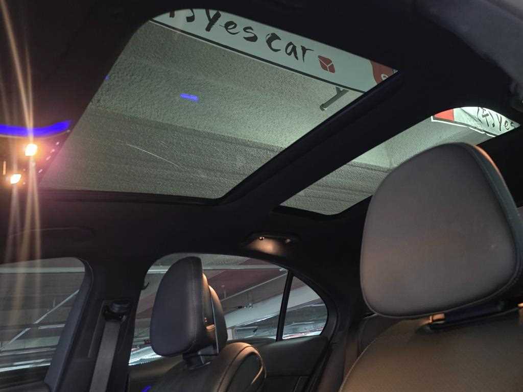 Mercedes-Benz C-Class — photo 18