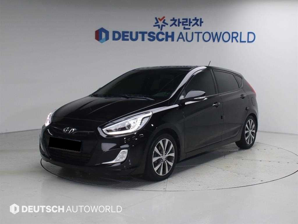 Hyundai Accent — photo 01