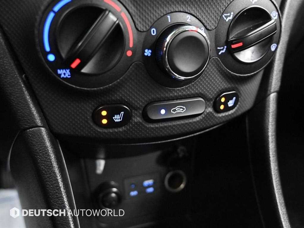 Hyundai Accent — photo 17