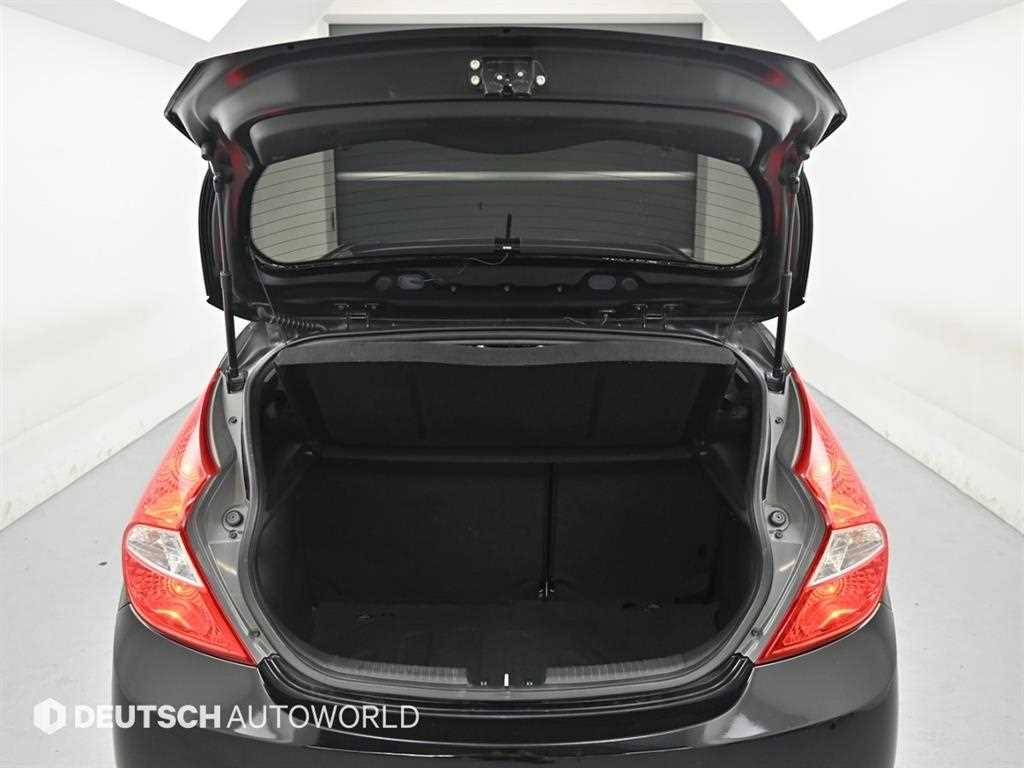 Hyundai Accent — photo 19