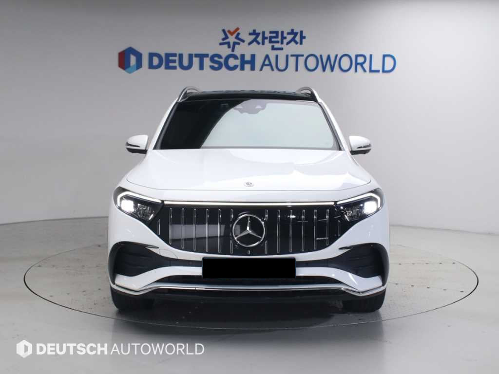 Mercedes-Benz EQB — photo 03