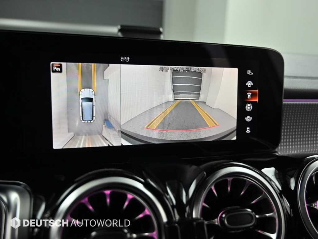 Mercedes-Benz EQB — photo 15