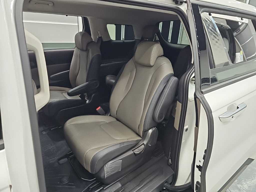 Kia Carnival — photo 12