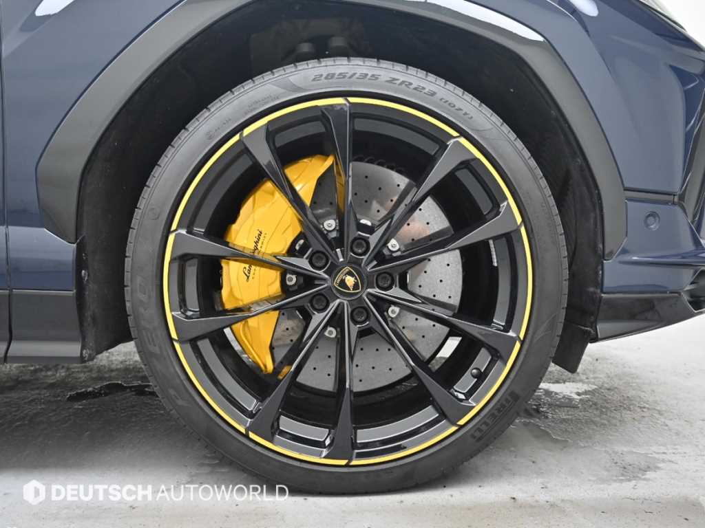 Lamborghini Urus — photo 05