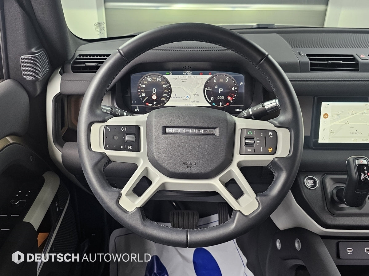 Land Rover Defender — photo 13