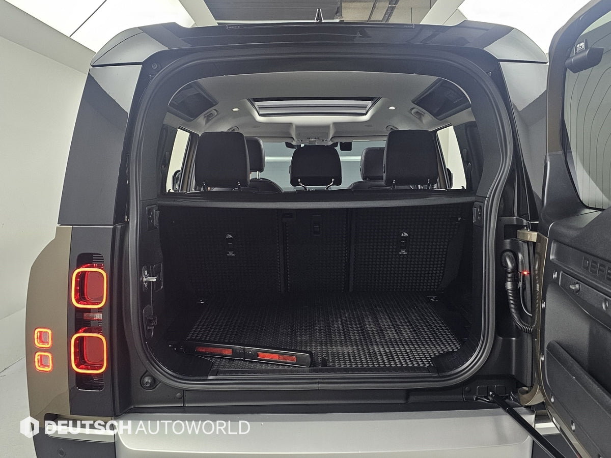 Land Rover Defender — photo 19