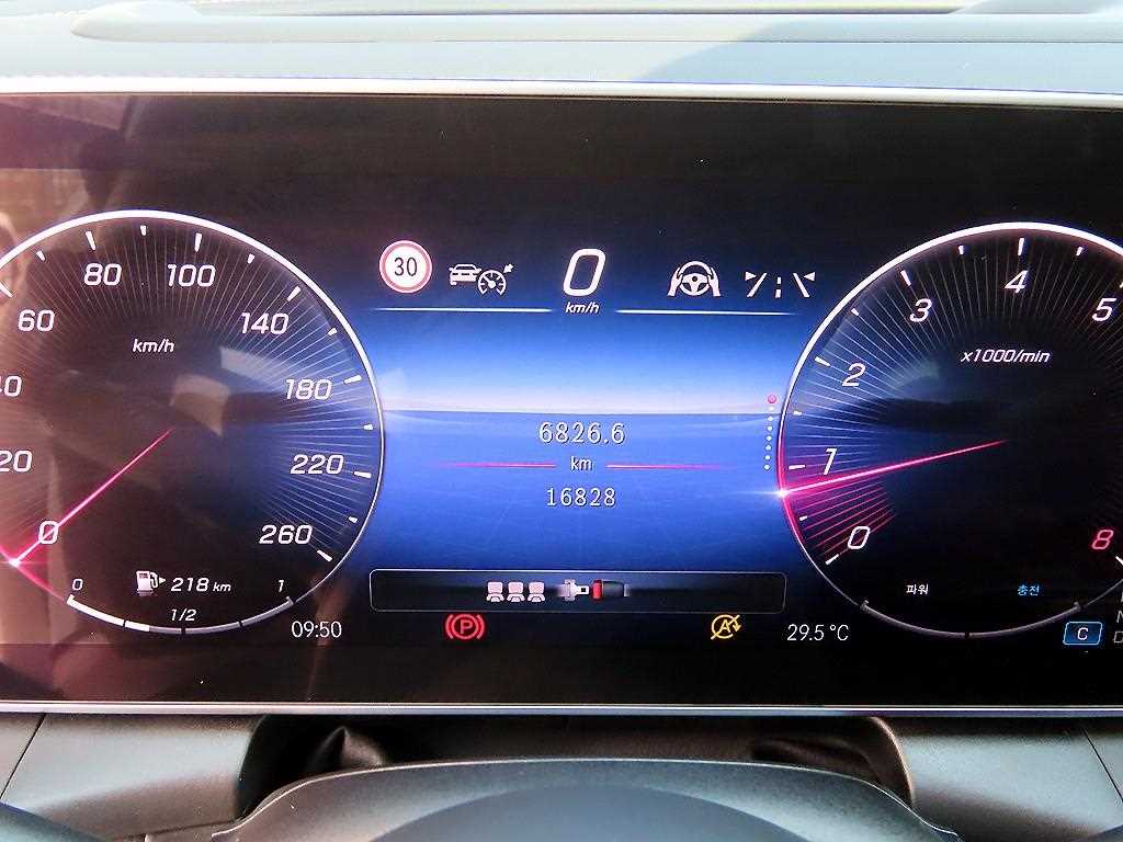 Mercedes-Benz GLC-Class — photo 09