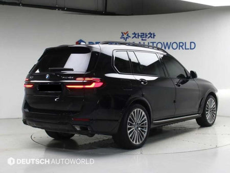 BMW X7 — photo 02
