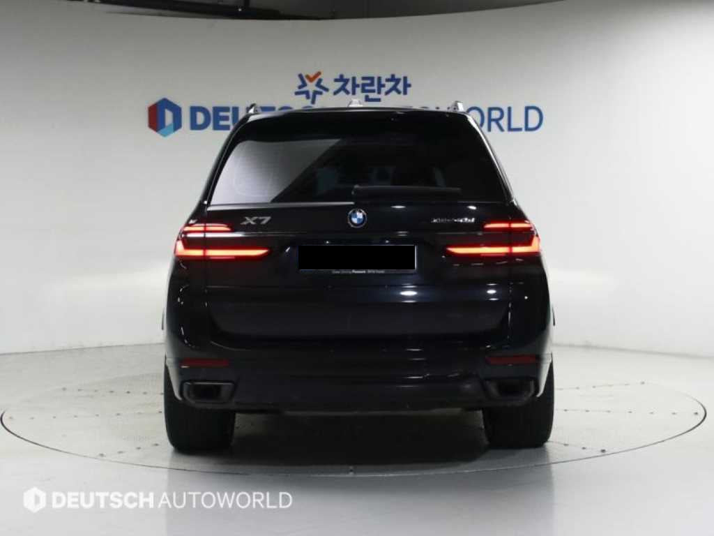 BMW X7 — photo 04
