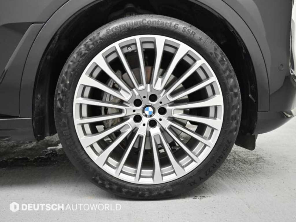 BMW X7 — photo 06