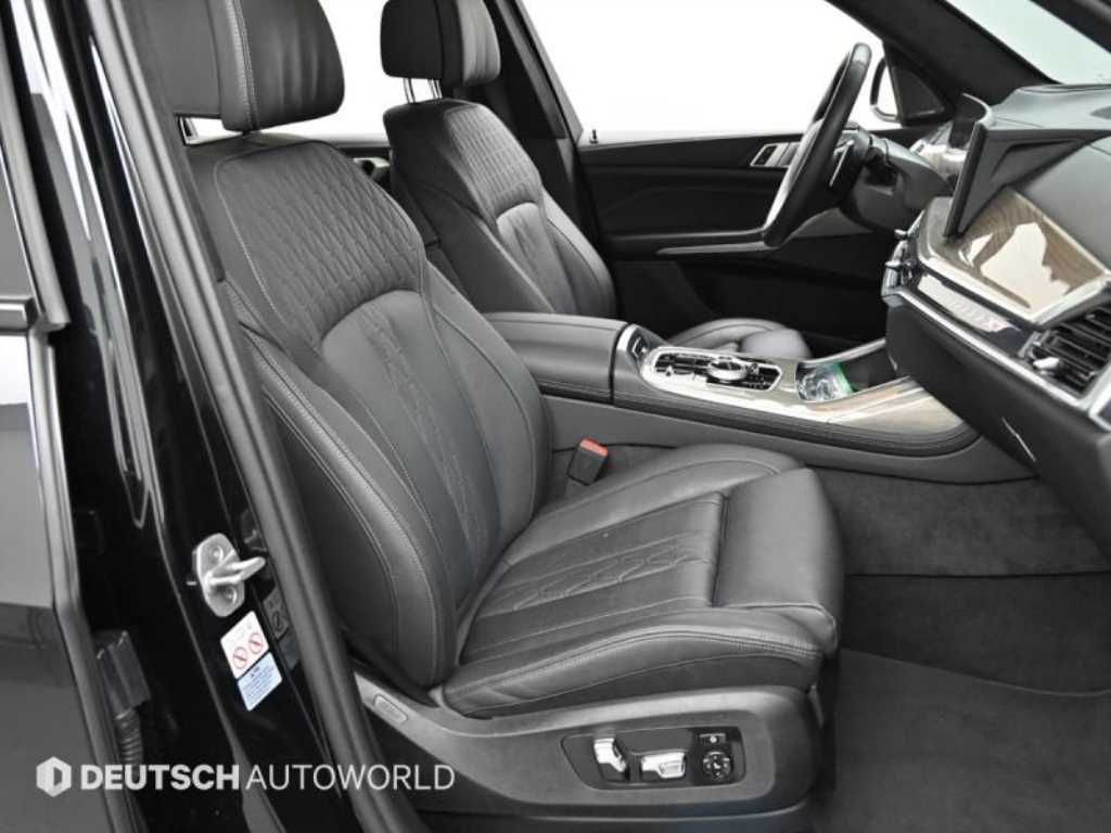 BMW X7 — photo 12