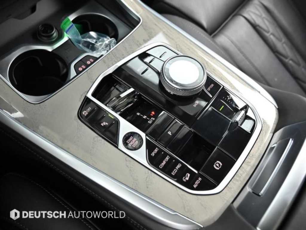 BMW X7 — photo 18