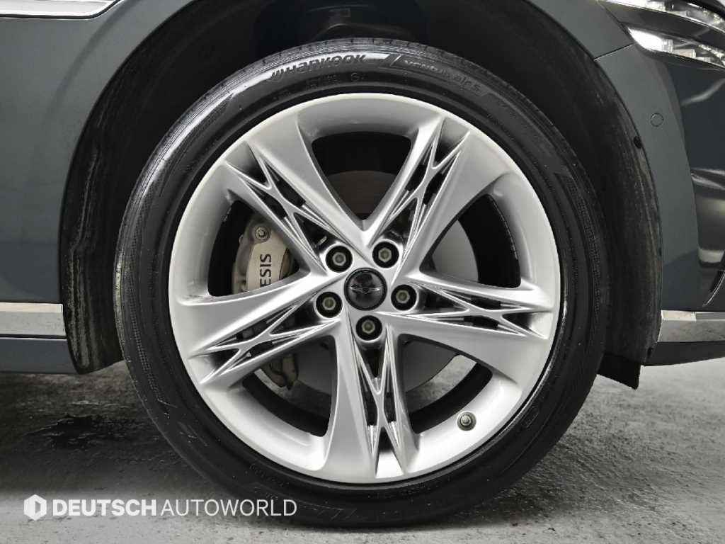 Genesis G90 — photo 05