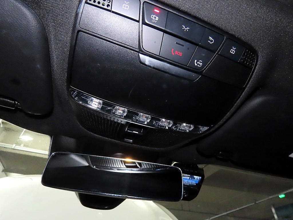 Mercedes-Benz C-Class — photo 15