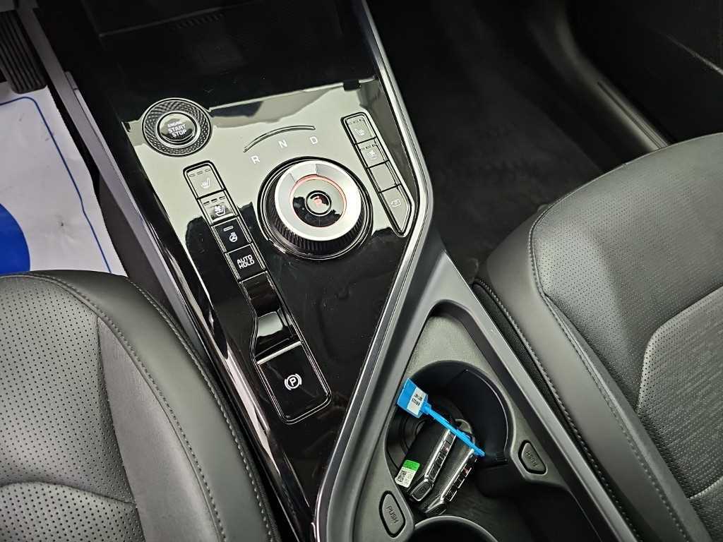 Kia Niro — photo 08
