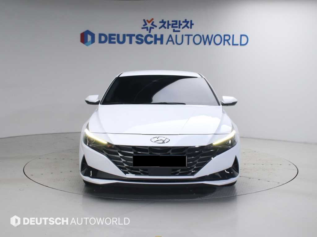 Hyundai Avante — photo 03