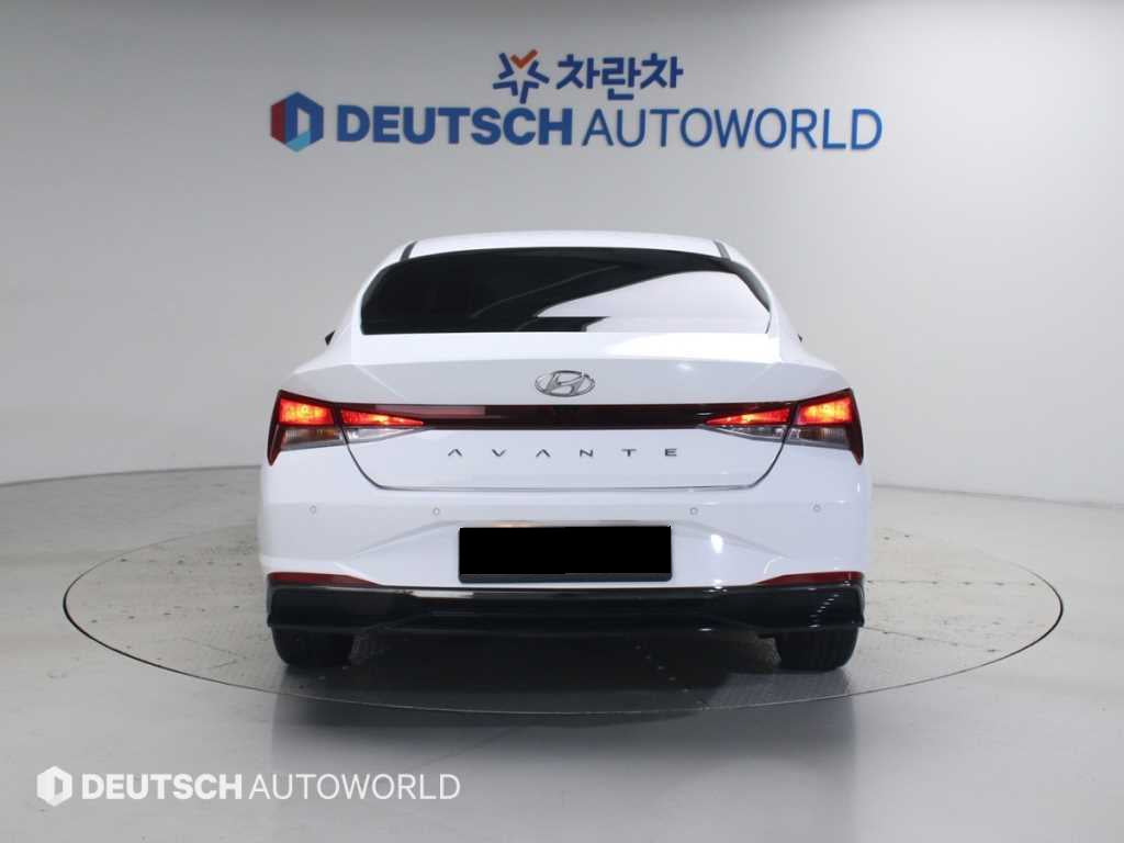 Hyundai Avante — photo 04