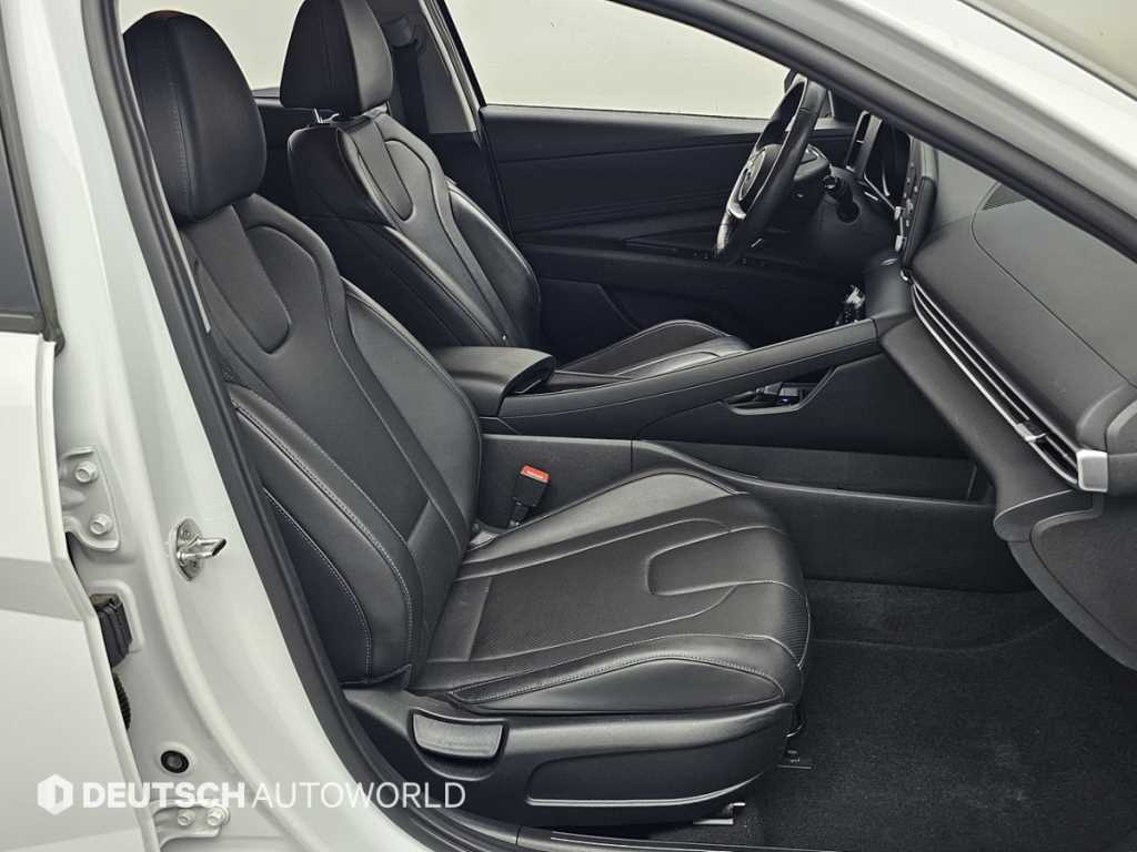 Hyundai Avante — photo 10