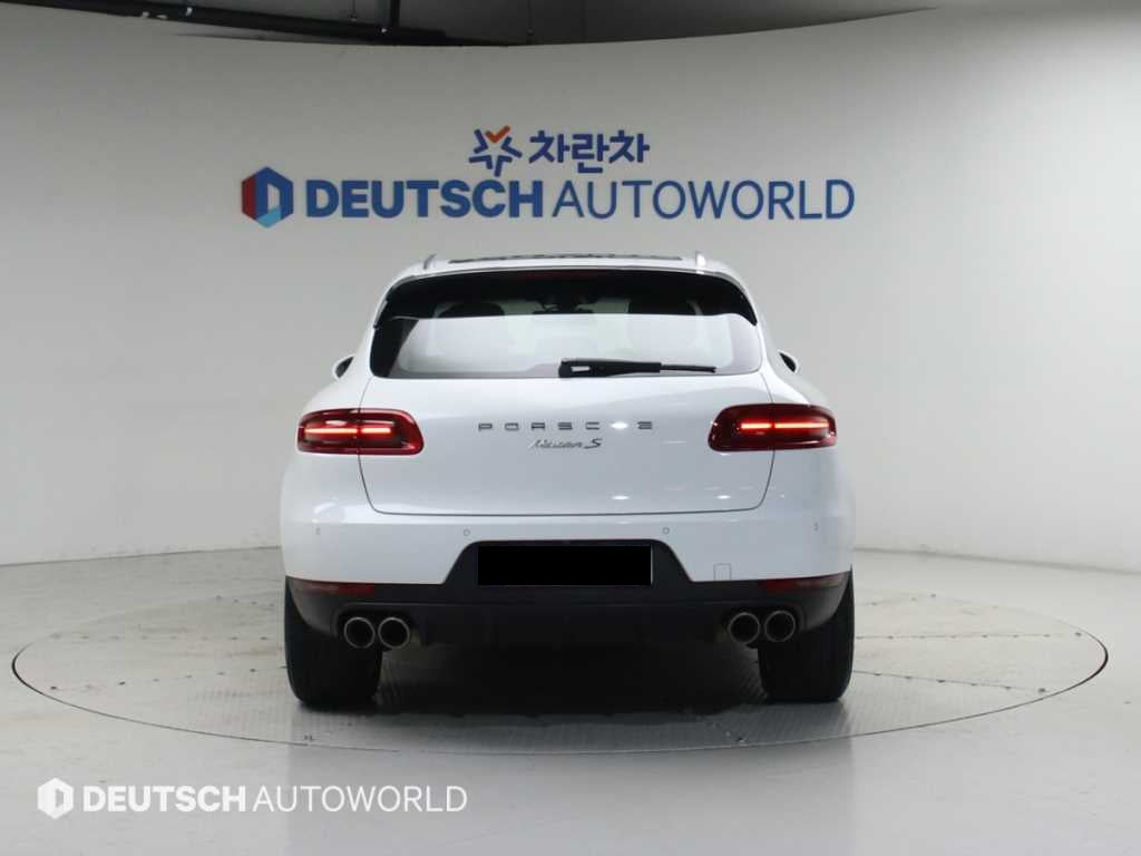 Porsche Macan — photo 04
