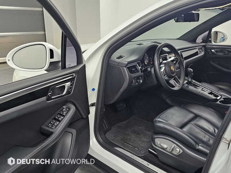 Porsche Macan — photo 11