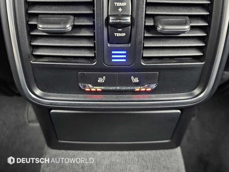 Porsche Macan — photo 16