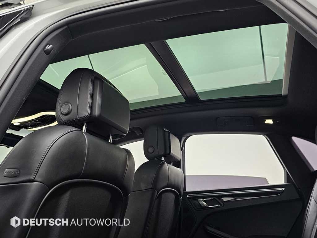 Porsche Macan — photo 19