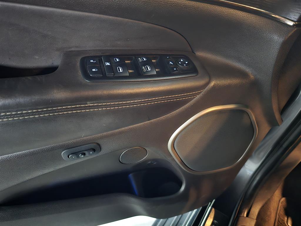 Jeep Cherokee — photo 09