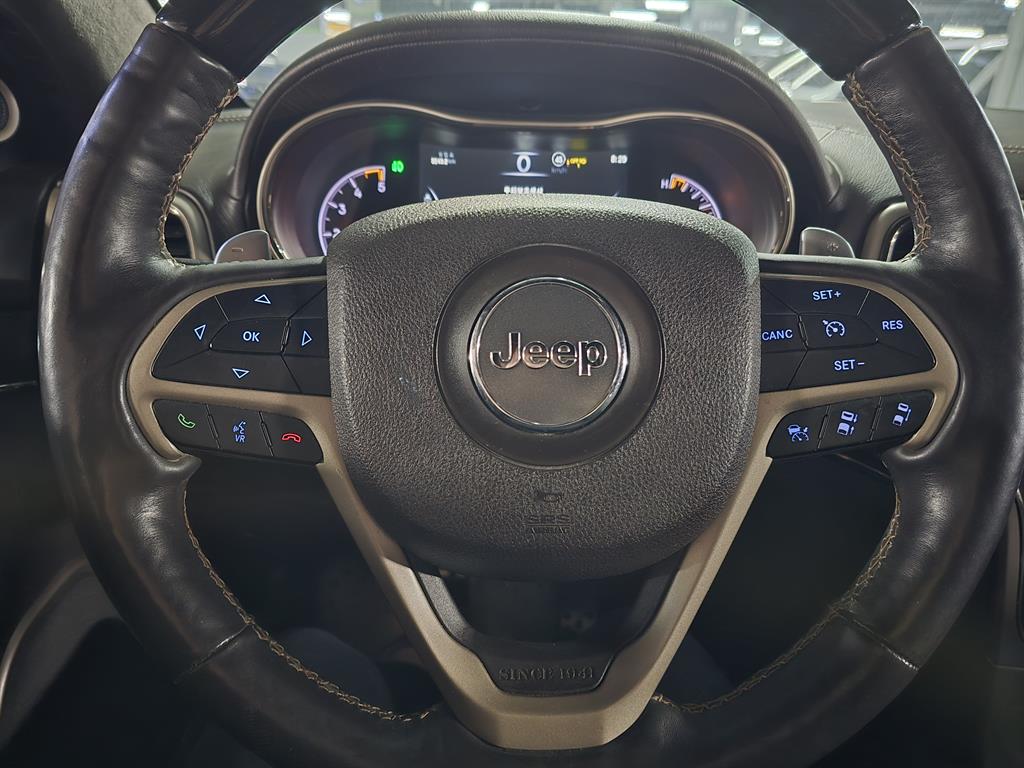 Jeep Cherokee — photo 14