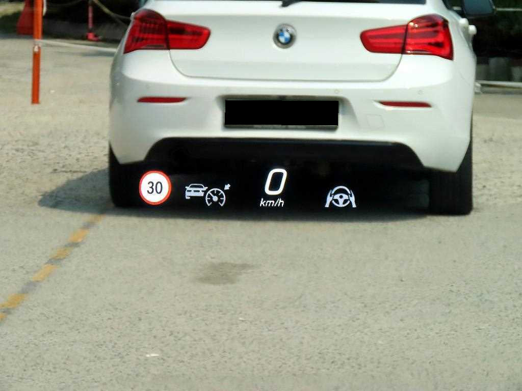 Mercedes-Benz EQS — photo 10