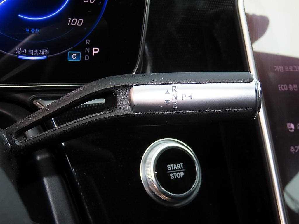 Mercedes-Benz EQS — photo 11